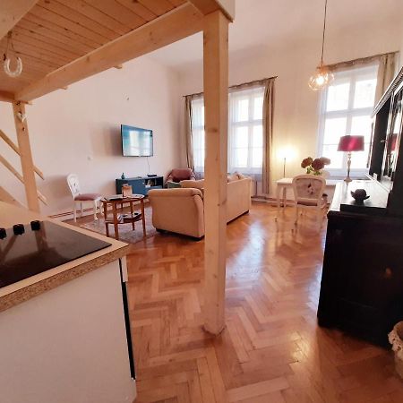 Central Loft Apartment Брашов Екстер'єр фото