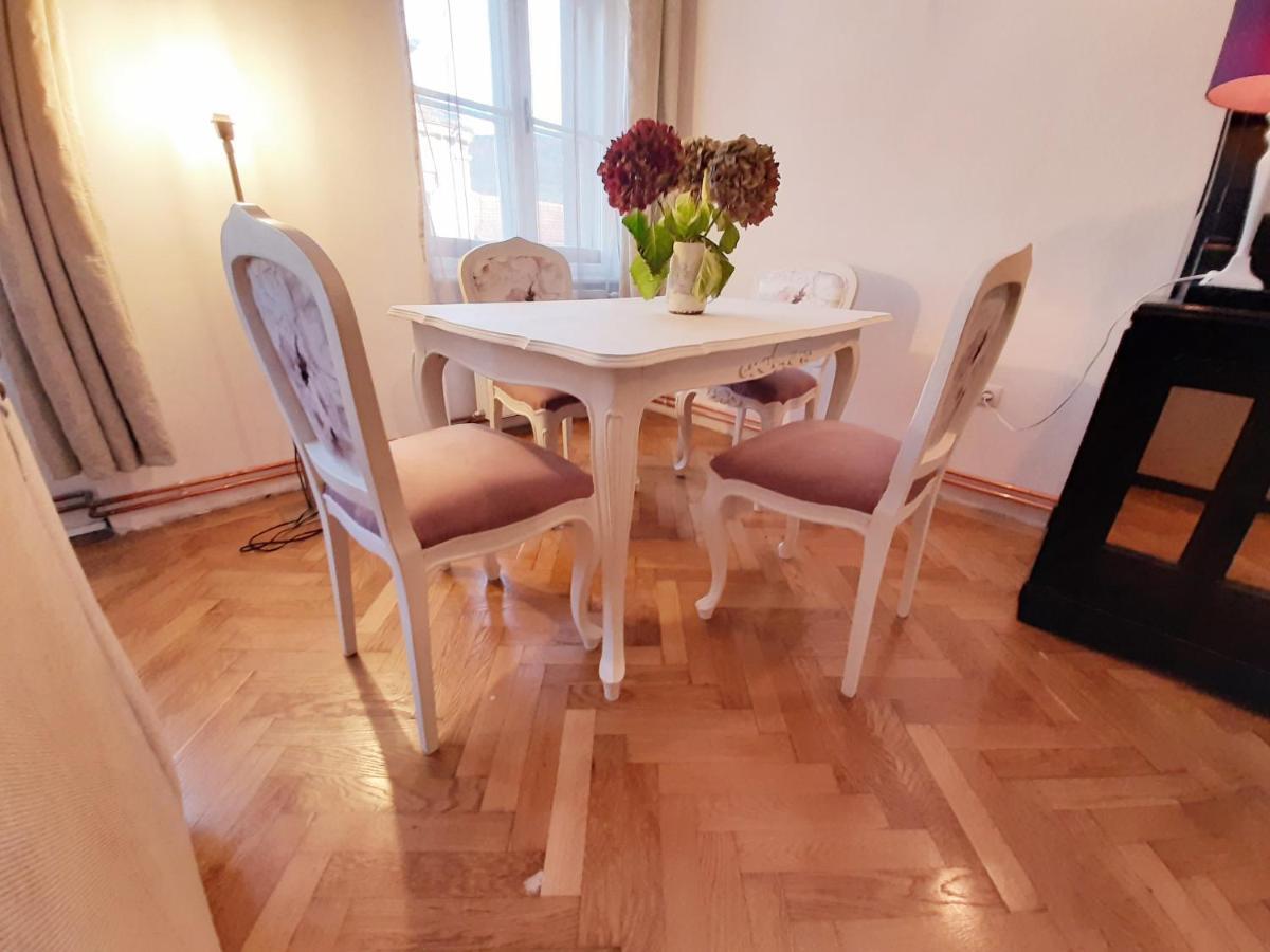 Central Loft Apartment Брашов Екстер'єр фото