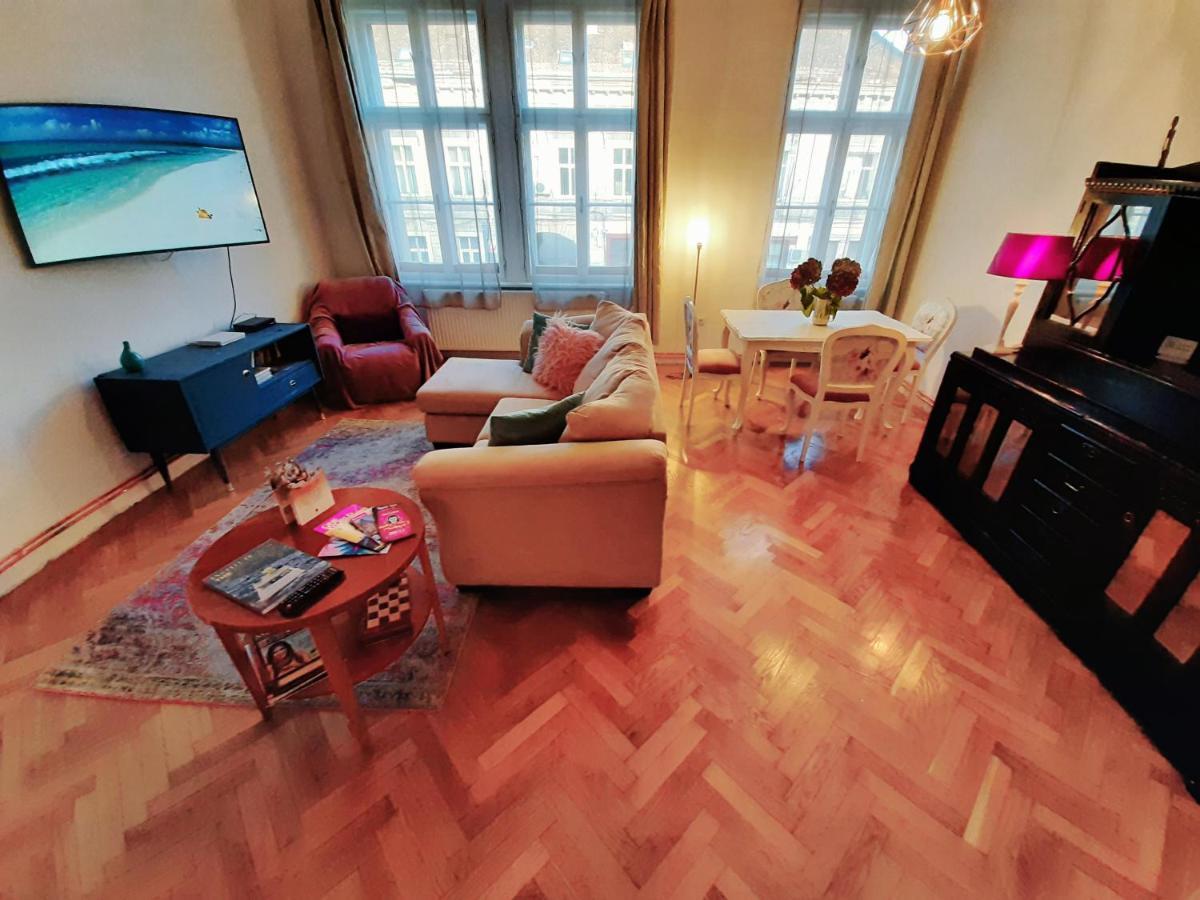 Central Loft Apartment Брашов Екстер'єр фото
